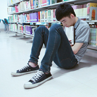 ���Ծ�̬QQ����ͷ�����µ�Ը��������ʵ�־ͺ���