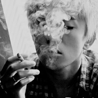 ���Ծ�̬QQ����ͷ�����µ�Ը��������ʵ�־ͺ���