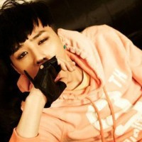 ���Ծ�̬QQ����ͷ�����µ�Ը��������ʵ�־ͺ���