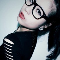 ���������۾���Ůͷ���Һܵ����Ŀ��������Ϸ