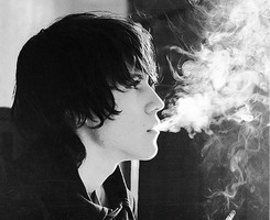 ��ɫ�˸�ʧ�������ͷ��������̫����ʹȴ��˵������ô��