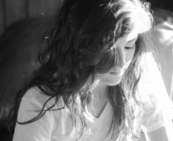 ��ɫ�˸�ʧ�������ͷ��������̫����ʹȴ��˵������ô��