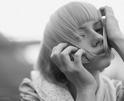 ��ɫ�˸�ʧ�������ͷ��������̫����ʹȴ��˵������ô��