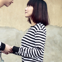 ��������ͷ��һ��һ��QQͷ�����Ǿ���ϲ���������µĺڰ������·�