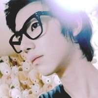 ���۾���˧������ͷ�񣬺ܾɣ��ܾɤη紵ɢ��������ξ�������