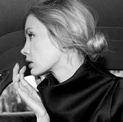 ŷ������Ů��QQͷ�񣬺ܾɣ��ܾɤη紵ɢ��������ξ�������