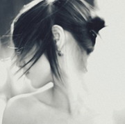 ŷ������Ů��QQͷ�񣬺ܾɣ��ܾɤη紵ɢ��������ξ�������