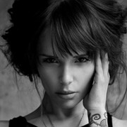 ŷ������Ů��QQͷ�񣬺ܾɣ��ܾɤη紵ɢ��������ξ�������