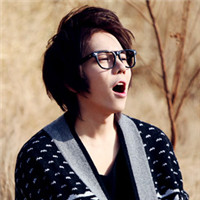 �ɰ�����˧������QQͷ������֮���Ҳŷ����Լ��ж಻��һ��