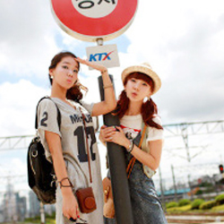 �ܿ�ĸ���Ů��QQͷ�����ճĺ�װ  ����˭����