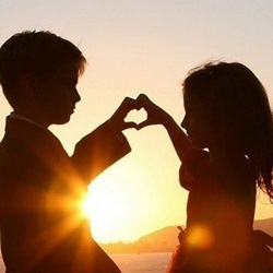 ���ǵ�ζ���⾳qqͷ��дһ�װ����ʫ�����������