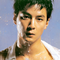 ˧��������������ͷ�����㱳����и��Ҹ���Ů��