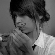 �ڰ��Ƿ��˸�Ů��