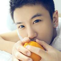 ���Կɰ�������΢��ͷ�񣬻��ǵ��Һ��㶼ϲ�������»��ĸ���