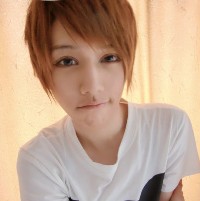 ���Կɰ�������΢��ͷ�񣬻��ǵ��Һ��㶼ϲ�������»��ĸ���