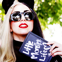 ����ʱ���Ը�ŷ��Ů��ͷ��_��ɫ�ĳ���Ʈ�ݶ������ʷǷ�