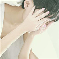 ����ĩ���и��Ե��Ҹ�����ͷ��