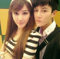 ����������Ҹ�ͷ�񣬳ɶ�ϵ�У����������ͷ��Ŷ��