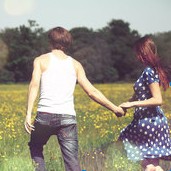 ��������ͷ��һ��һŮ����ѡ�������������Ҹ�ͷ��