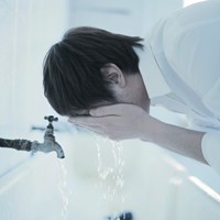 ������������۾�����������ͷ��