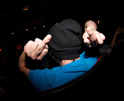 ŷ����������ͷ�� ����㻹�ǵ���