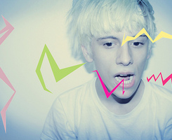 ŷ����������ͷ�� ����㻹�ǵ���