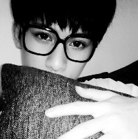 С���Ժڰ�����ͷ���ٶ���Ϯ