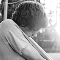 С���Ժڰ�����ͷ���ٶ���Ϯ