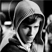 С���Ժڰ�����ͷ���ٶ���Ϯ