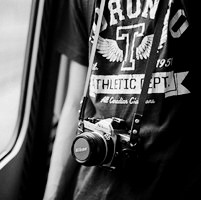 С���Ժڰ�����ͷ���ٶ���Ϯ