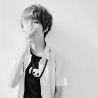 С���Ժڰ�����ͷ���ٶ���Ϯ