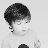 С���Ժڰ�����ͷ���ٶ���Ϯ