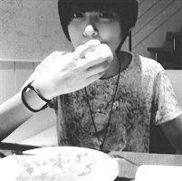 С���Ժڰ�����ͷ���ٶ���Ϯ