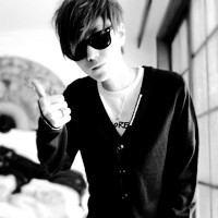 С���Ժڰ�����ͷ���ٶ���Ϯ