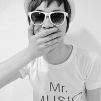 С���Ժڰ�����ͷ���ٶ���Ϯ