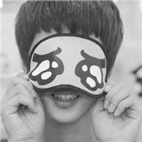 С���Ժڰ�����ͷ���ٶ���Ϯ