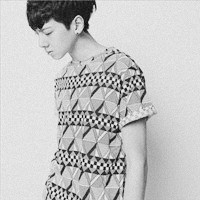 С���Ժڰ�����ͷ���ٶ���Ϯ