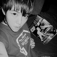 С���Ժڰ�����ͷ���ٶ���Ϯ