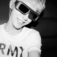 С���Ժڰ�����ͷ���ٶ���Ϯ