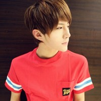 ��ɫ���ʻ��ϵ����ͷ�� �е�С����