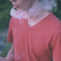 ��ɫ���ʻ��ϵ����ͷ�� �е�С����