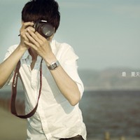 ��ɫ���ʻ��ϵ����ͷ�� �е�С����