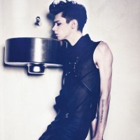 ��ɫ���ʻ��ϵ����ͷ�� �е�С����