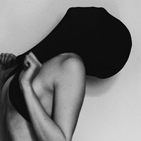 ��ɫ���ʻ��ϵ����ͷ�� �е�С����