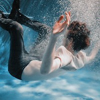 �ܳ���ǰ����һЩ��ͷ ����СС�Ĵ���