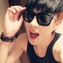 ����Hold��ס���۾��� ��˧��������ͷ��