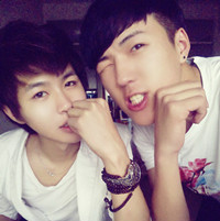 ����ƫ��ɰ����ĸ���˧������ͷ��