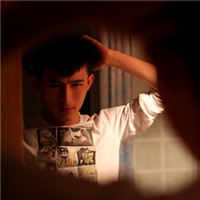 ����ƫ��ɰ����ĸ���˧������ͷ��