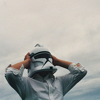 ŷ����񣺸�ɫ��ͷ�ƻ��ײ����Ӿ�