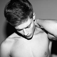 ŷ����񣺸�ɫ��ͷ�ƻ��ײ����Ӿ�